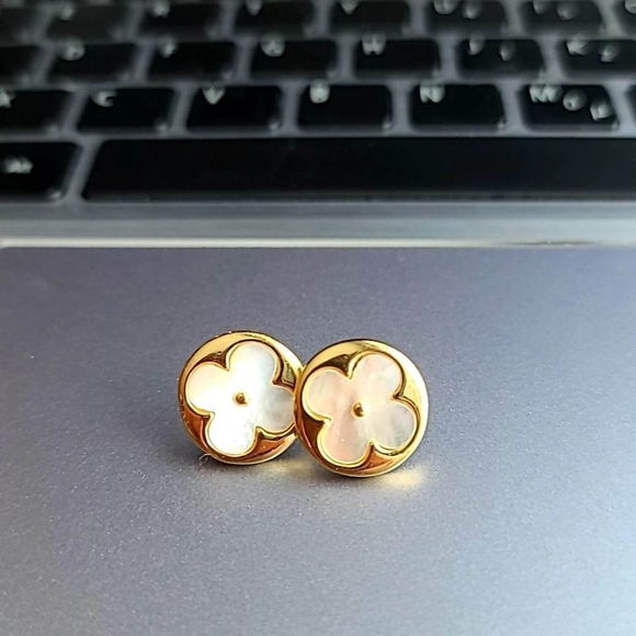 Flower earrings - Picture 7 of 7